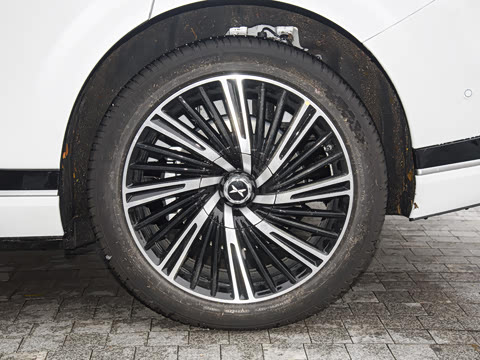 2025�� 680 ������������ Max