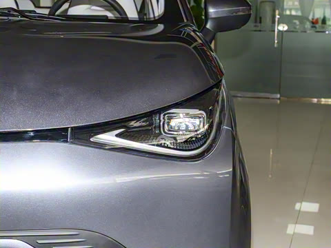 2025�� Mate 300km׷���