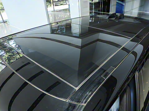 2025�� 4.4 V8 SV Edition Two