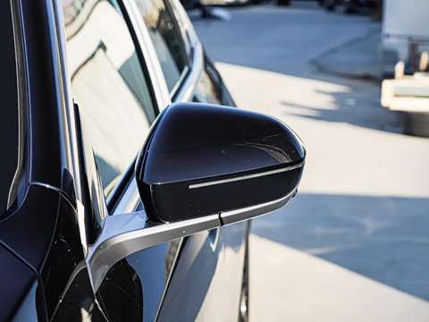 2025�� 530Li ������ M�˶���װ