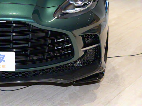 2025�� 4.0T V8 707