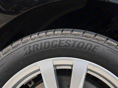 2025�� S 400 L ������