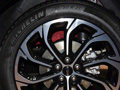 2025�� 2.0T ������������˹��