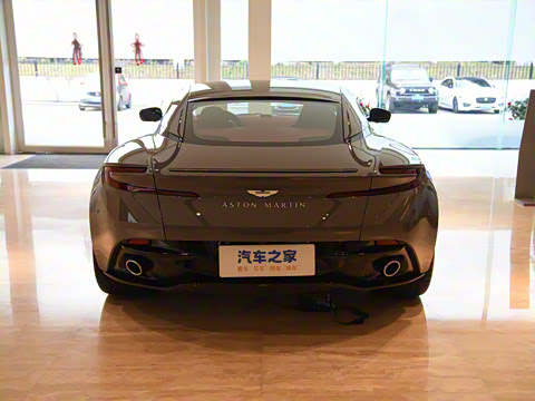 2025�� 4.0T V8 Coupe