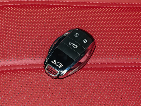 2026�� 4.0T V8 ������