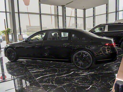 2025�� �Ŀ� S 680 4MATIC ��ҹ��