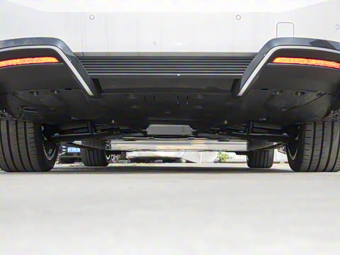 2025�� eDrive 40 L ��ҹ�˶���װ