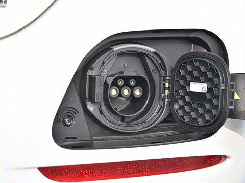 2025�� �Ŀ� C 350 eL