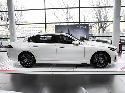 2025�� 530Li ������ ������װ