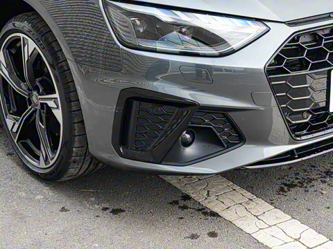 2025�� 200���������� 40 TFSI ���������� B&O ��ҹ��