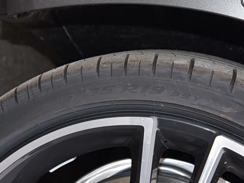 2025�� 200���������� 45 TFSI quattro ��ѡ������