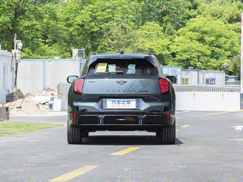 2025�� JOHN COOPER WORKS