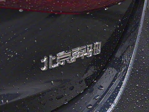 2025�� �Ŀ� E 300 L ������