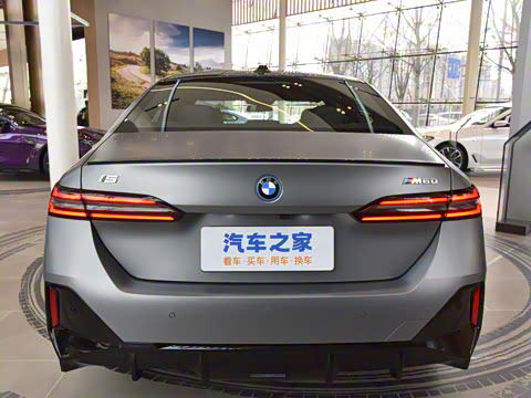 2024�� xDrive M60