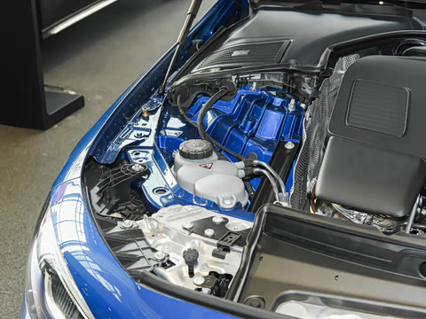 2025�� CLE 260 ���ܳ�