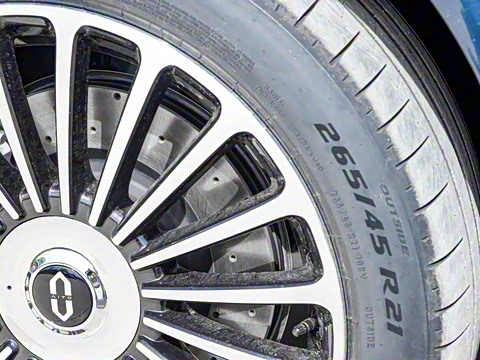 2025�� ���� Ultra�� 53.4kWh 5����