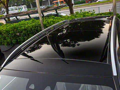 2025�� �Ŀ� GLC 260 L 4MATIC ������