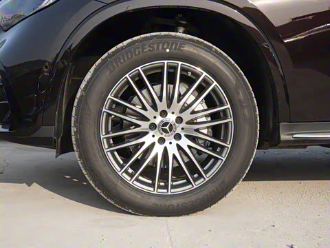 2025�� GLC 300 L 4MATIC ������ 7��