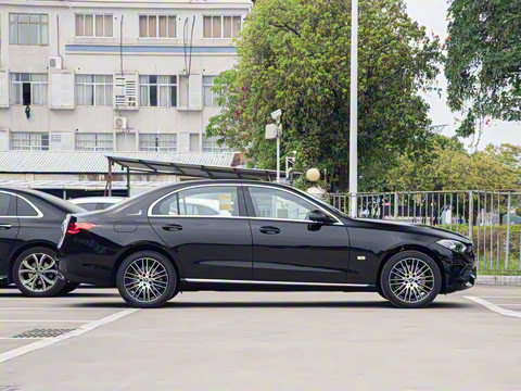 2025�� �Ŀ� C 260 L