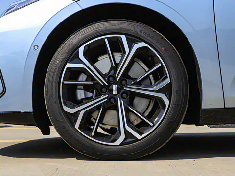 2025�� 700km Զ���Ǽݰ�