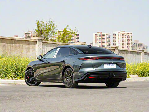 2025�� EV 701KM�����״��콢��