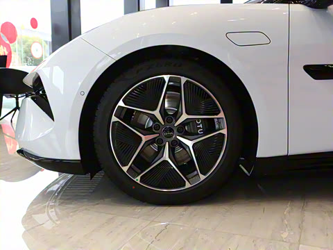 2025�� ��װ��