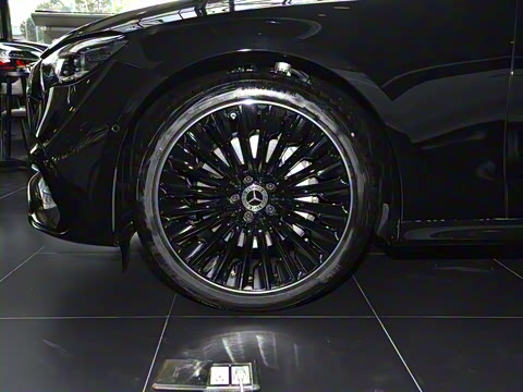 2025�� E 300 �������˶���