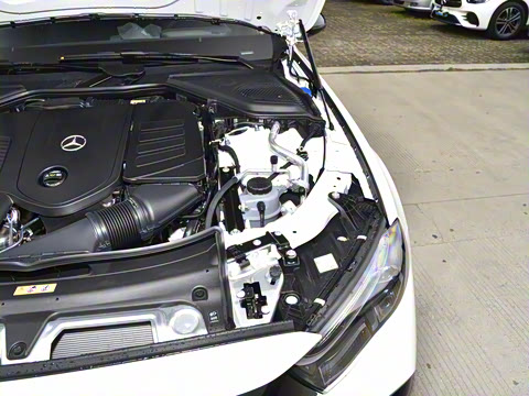 2025�� E 300 �������˶���