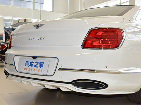 2026�� 4.0T V8 Mulliner