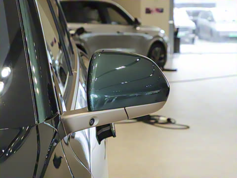 2025�� Ultra ���ܻ��°�