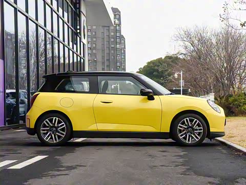 2025�� 456km COOPER E ������