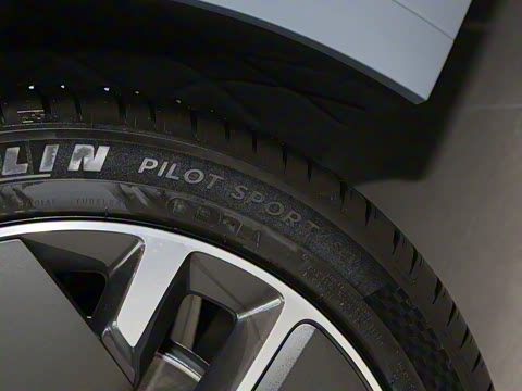 2025�� Ultra ���ܻ��°�