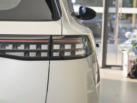 2025�� 636Ultra�Ǽݰ� 6��