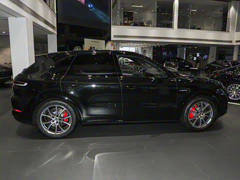 2025�� Cayenne S E-Hybrid 3.0T