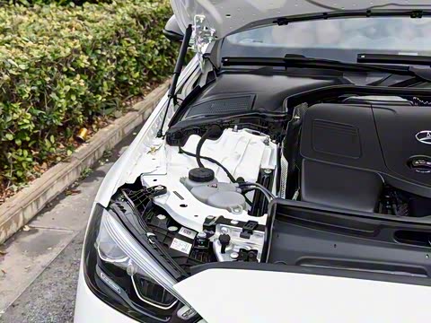 2025�� �Ŀ� C 260 L �ҹ�˶���