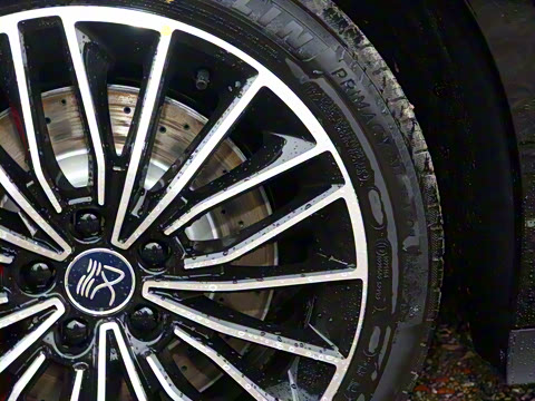 2025�� EV �Ǽݰ� 701KM�����״�������