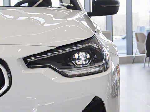 2025�� 225i M�˶���ҹ��װ