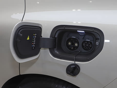 2025�� �����������Ǽݰ� 100kWh