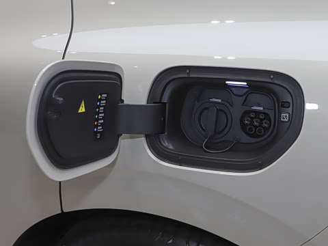 2025�� �����������Ǽݰ� 100kWh