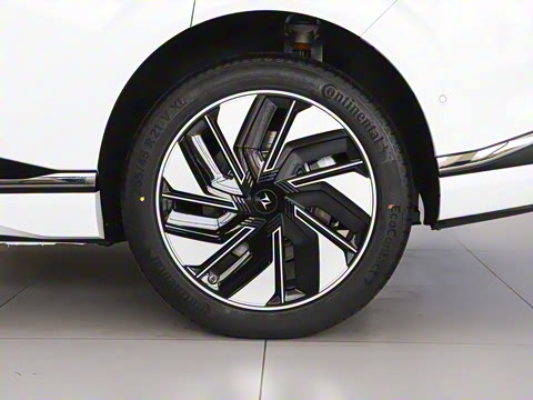 2025�� 210Ultra���̰� 6��