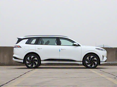 2025�� 636Ultra����� 6��