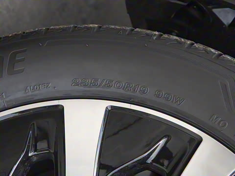 2025�� GLB 220 ʱ����