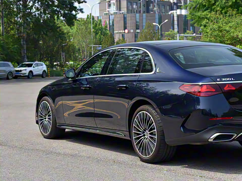 2024�� E 300 L ����˶���