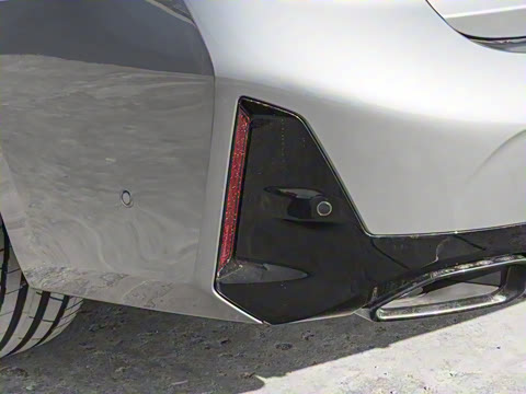 2025�� 330i M�˶���ҹ��װ