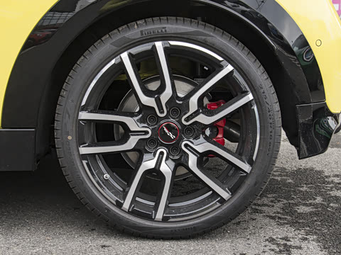 2025�� JOHN COOPER WORKS