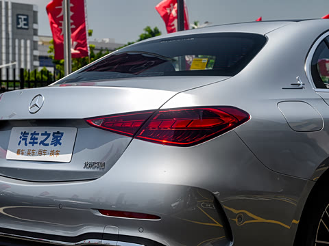 2024�� �Ŀ��� C 260 L �˶���