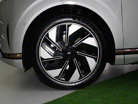 2025�� 210Ultra���Ȱ� 5��