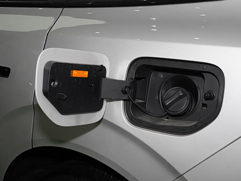 2025�� 210Ultra���Ȱ� 5��