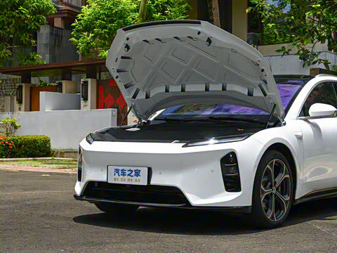 2025�� 75kWh Touring