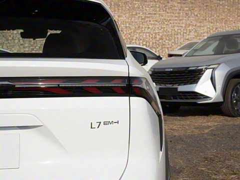 2025�� EM-i 115km ̽��+��